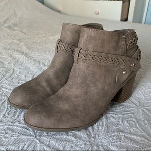 Cute brownish grey boots